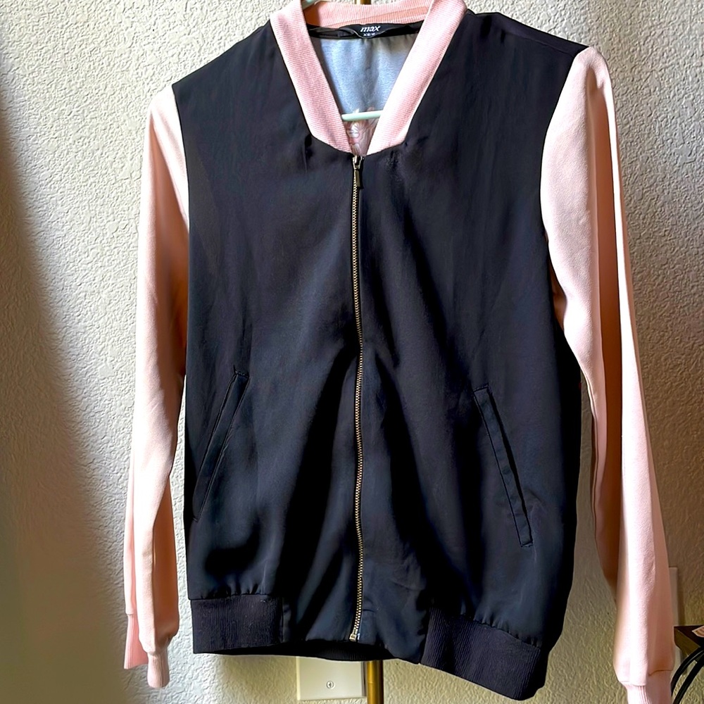 Vintage colorful jacket with floral details